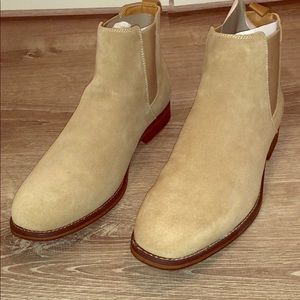 Men’s Tan suede boots